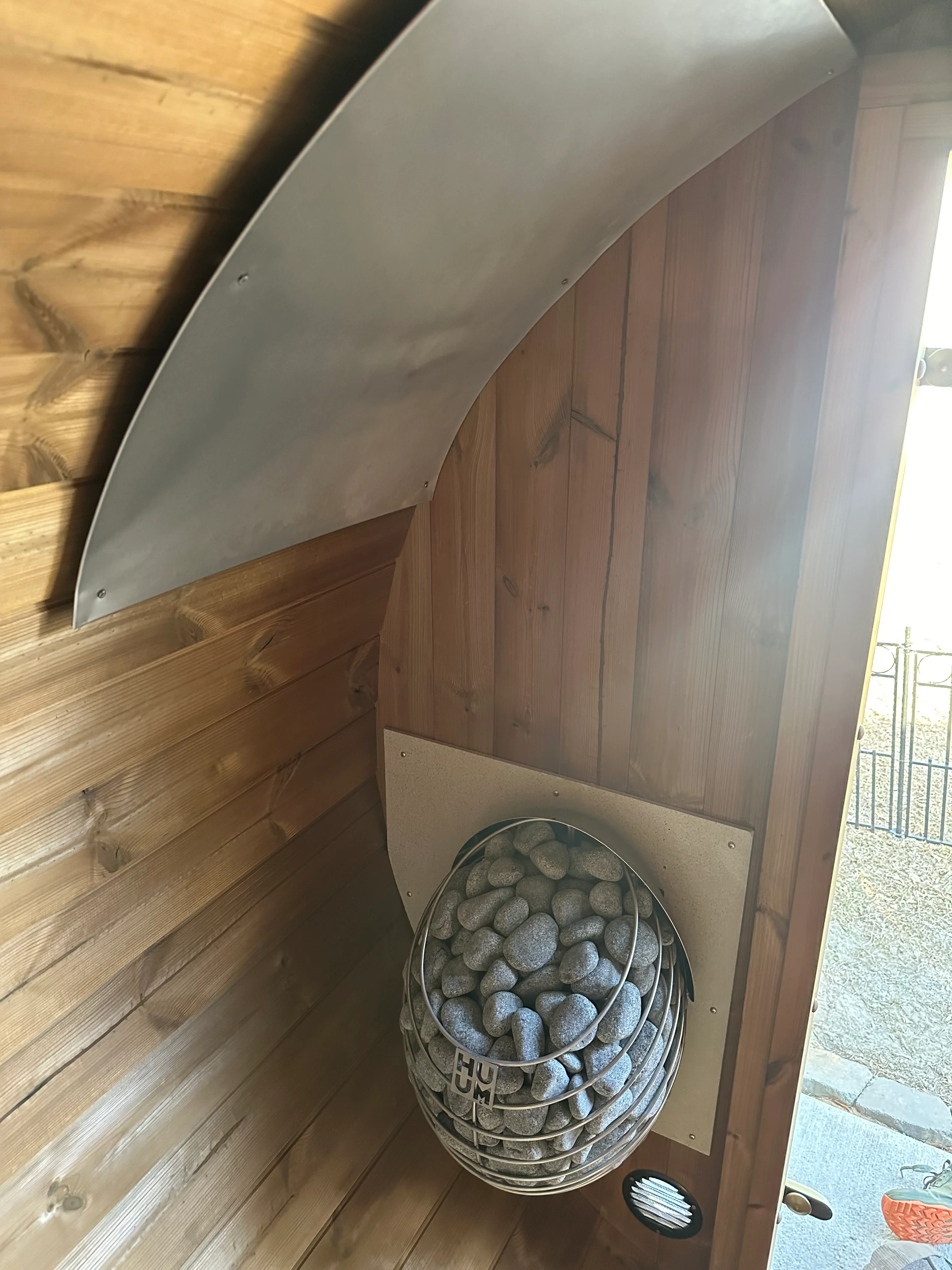 Nordic King Traditional Outdoor Barrel Sauna - 4 Person - Image 11