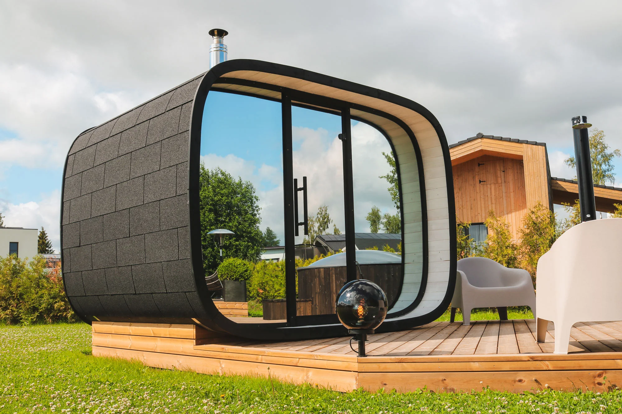 Vienna Single Traditional Outdoor Luxury Sauna - 8 Person - Image 10
