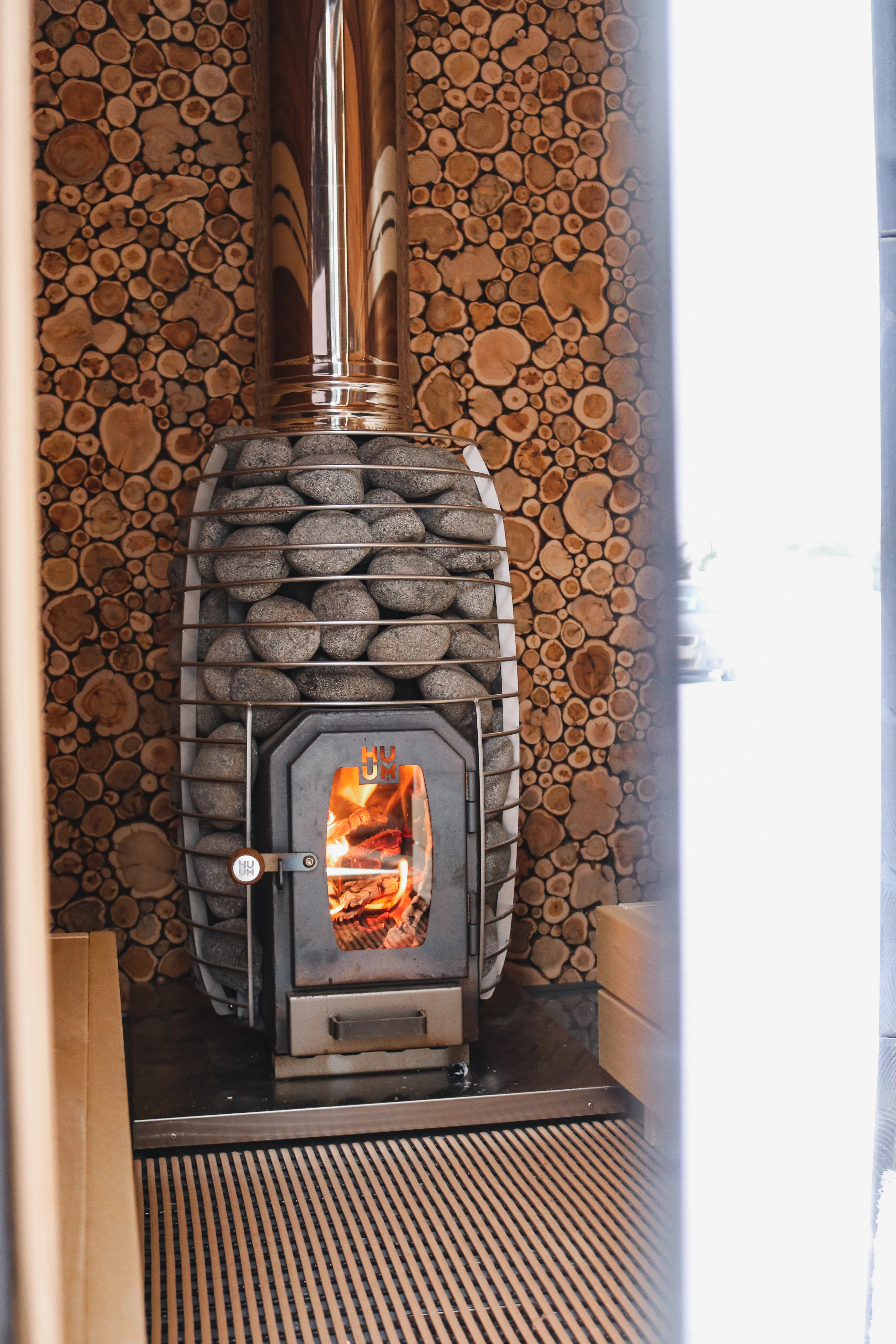 Vienna Single Traditional Outdoor Luxury Sauna - 8 Person - Image 21