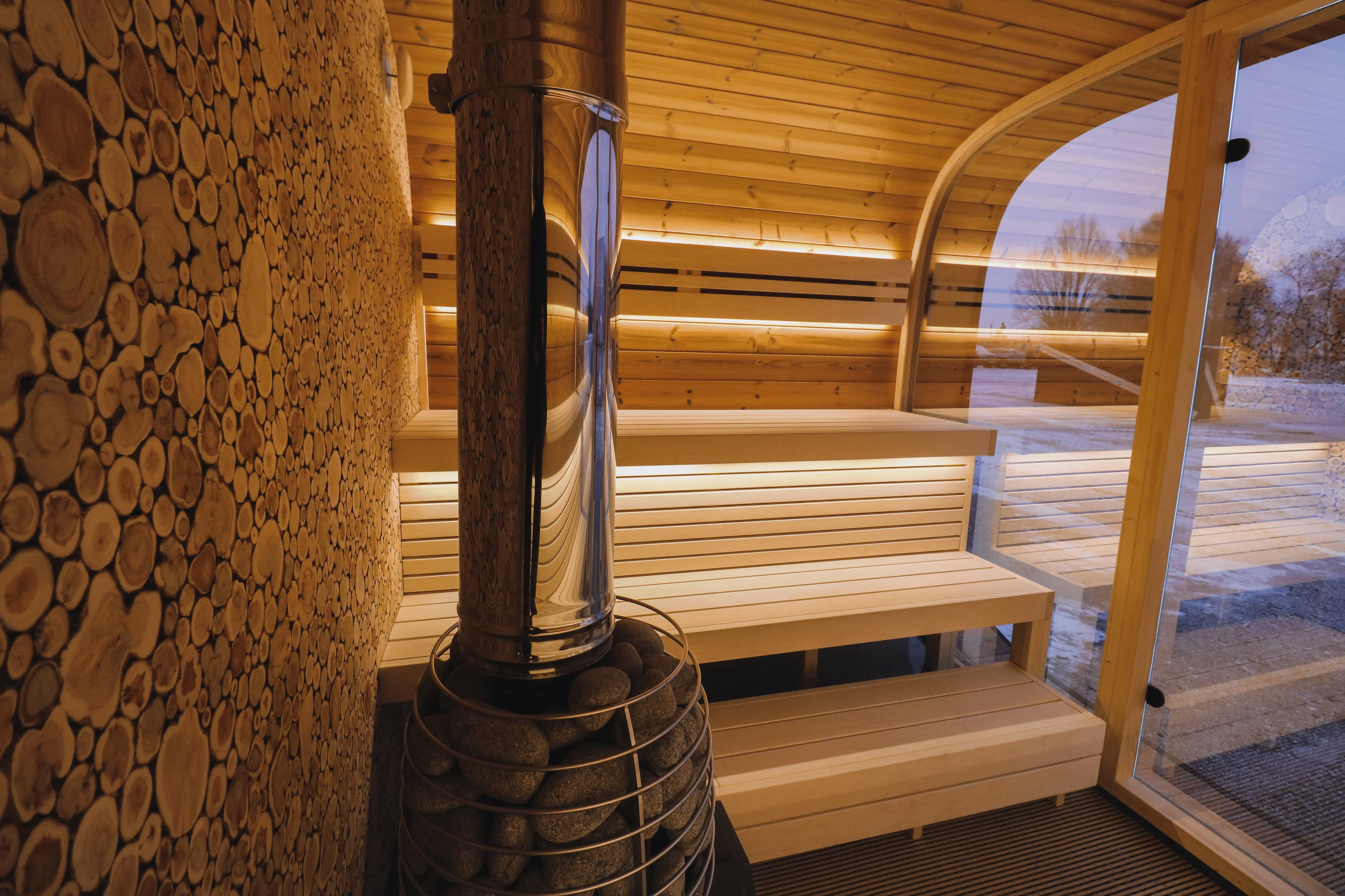 Vienna Single Traditional Outdoor Luxury Sauna - 8 Person - Image 28
