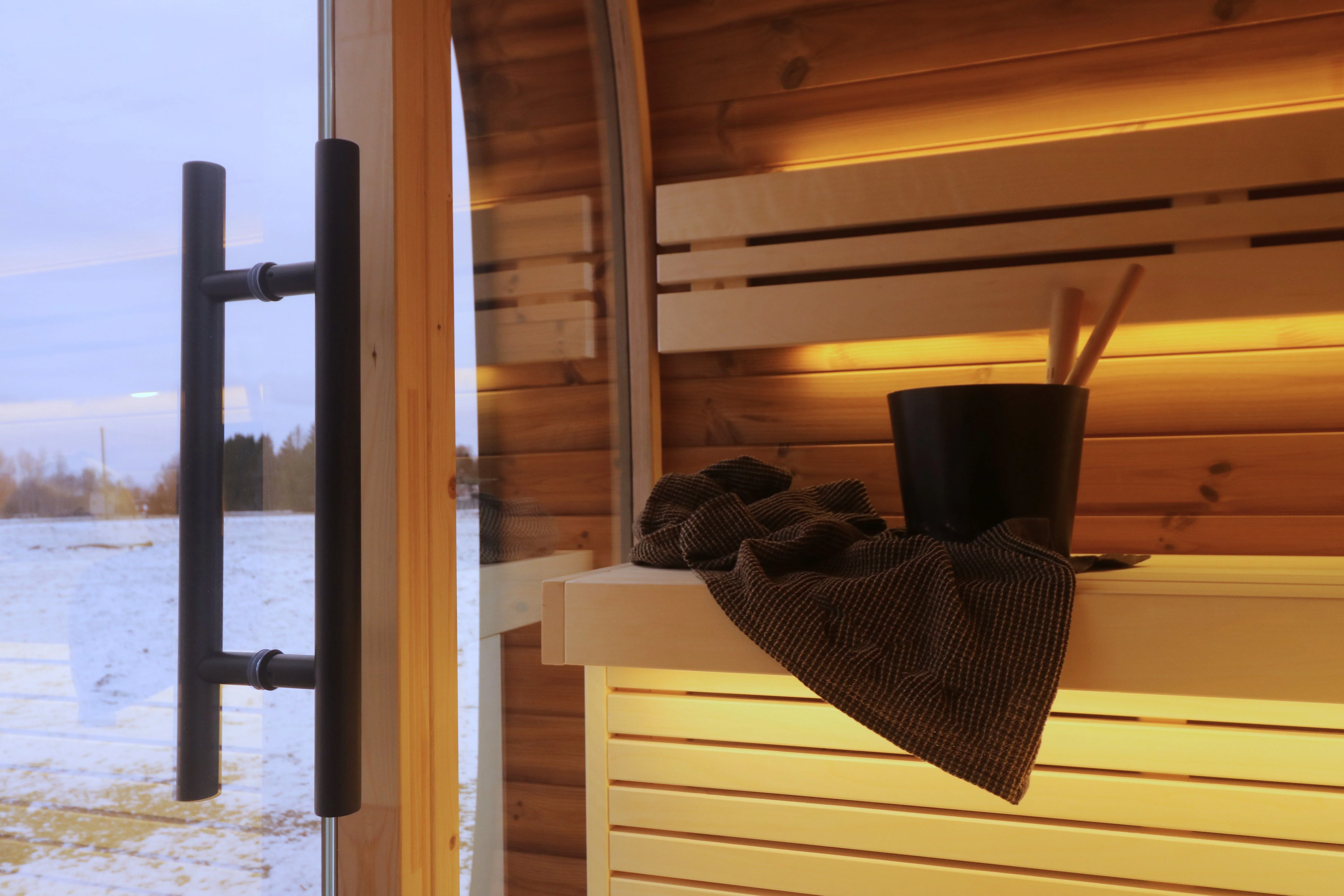 Vienna Single Traditional Outdoor Luxury Sauna - 8 Person - Image 36