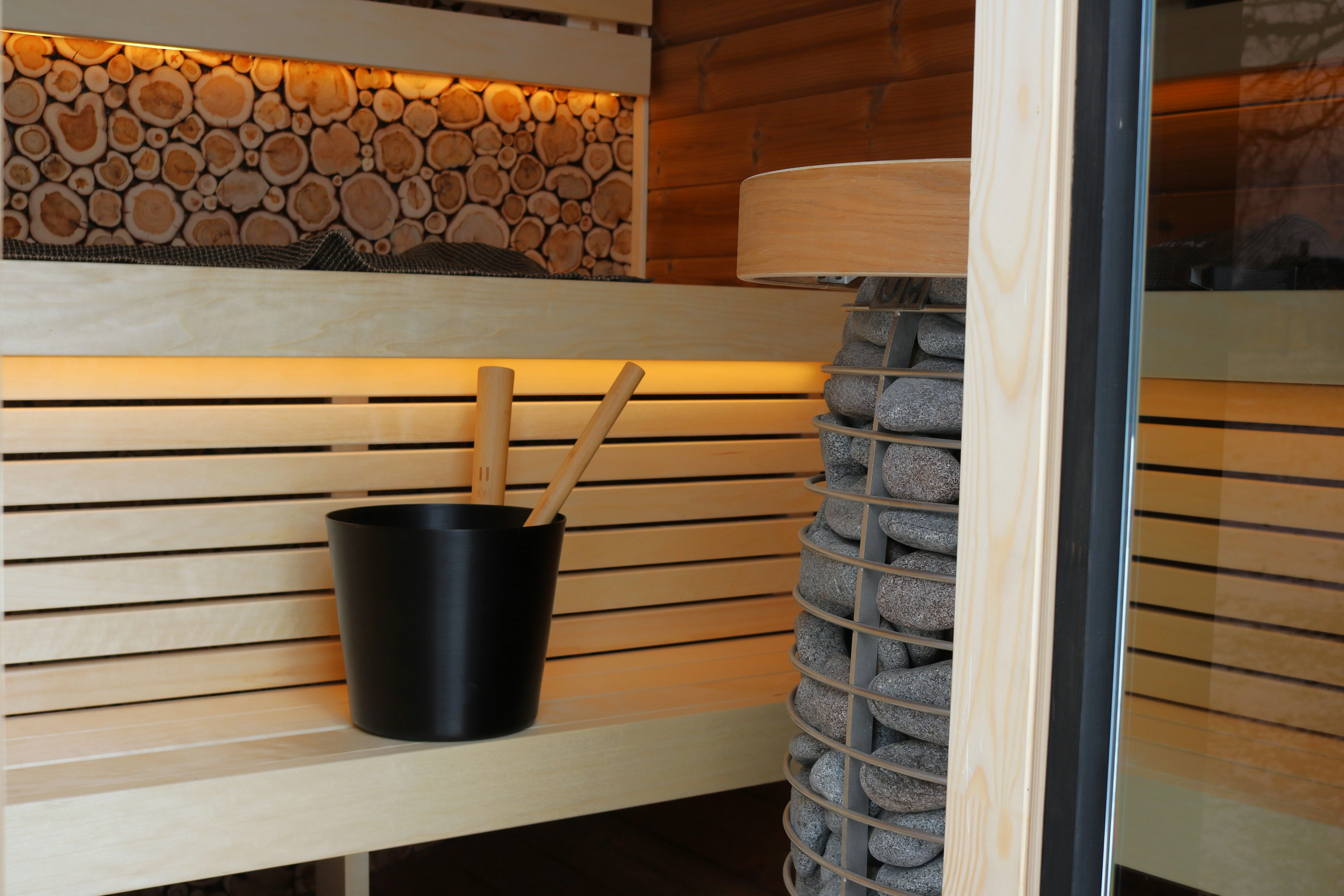 Vienna Single Traditional Outdoor Luxury Sauna - 8 Person - Image 37