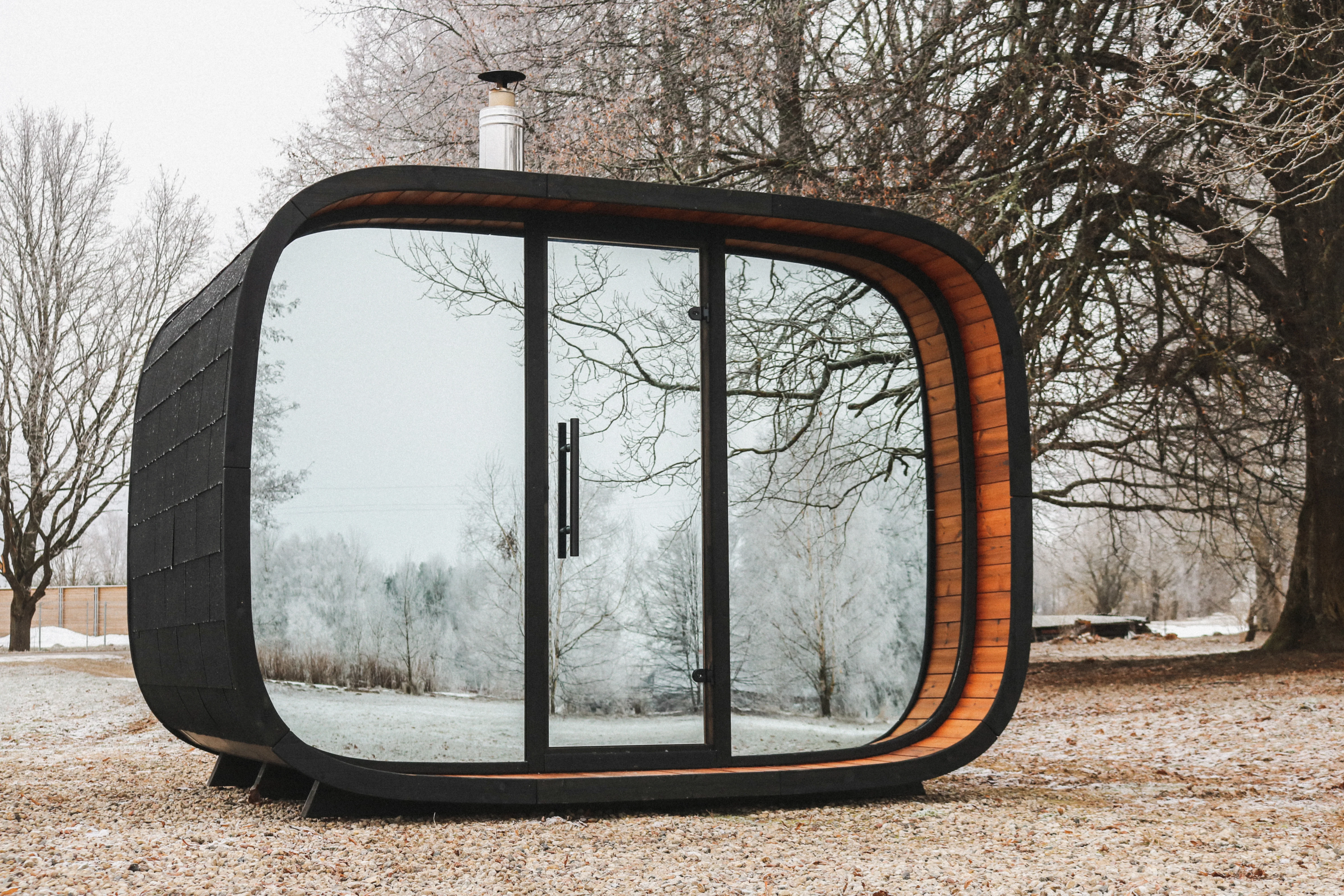 Vienna Single Traditional Outdoor Luxury Sauna - 8 Person - Image 4