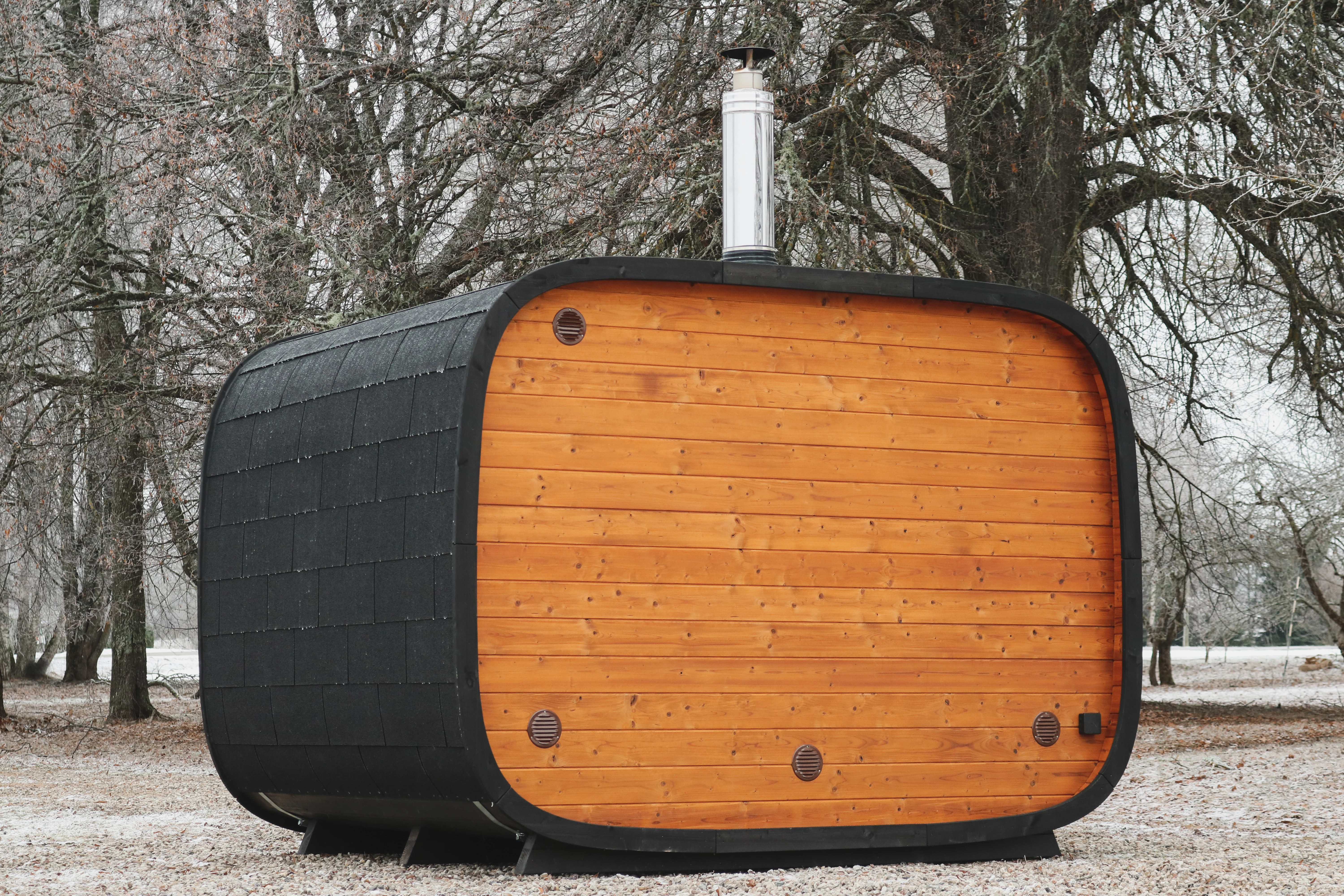 Vienna Single Traditional Outdoor Luxury Sauna - 8 Person - Image 5