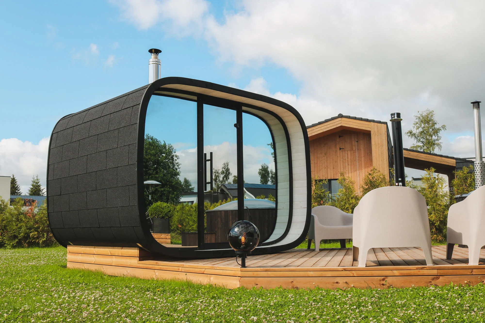 Vienna Single Traditional Outdoor Luxury Sauna - 8 Person - Image 9
